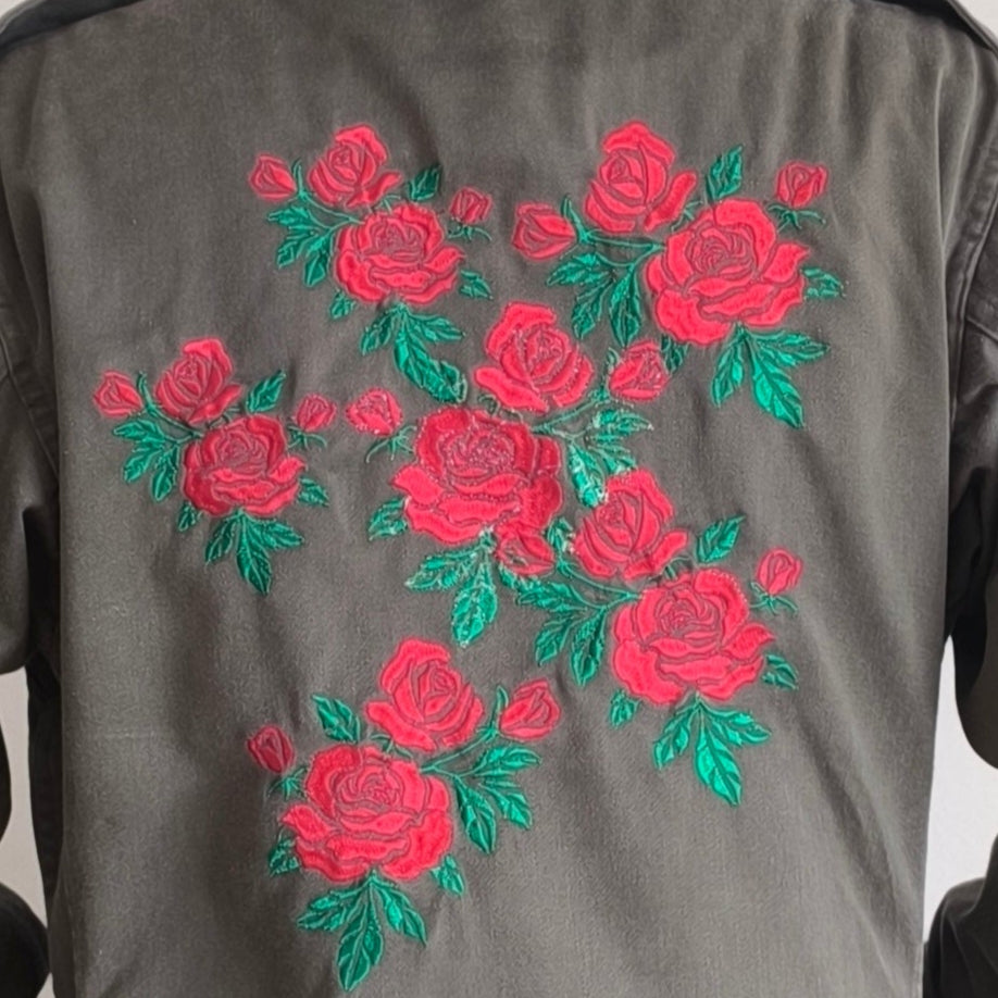 Veste Militaire Vintage Kaki – Broderie Roses Rouges – Armée Française Authentique